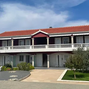 Apartment Indigo, Kožino